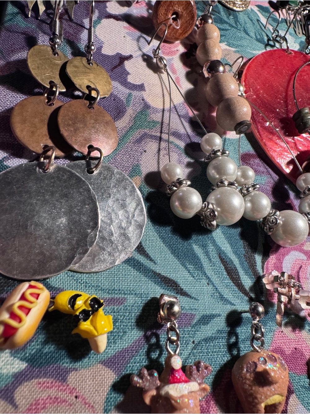 Lot of over 40 vintage and unique earrings - some in pairs some single earrings